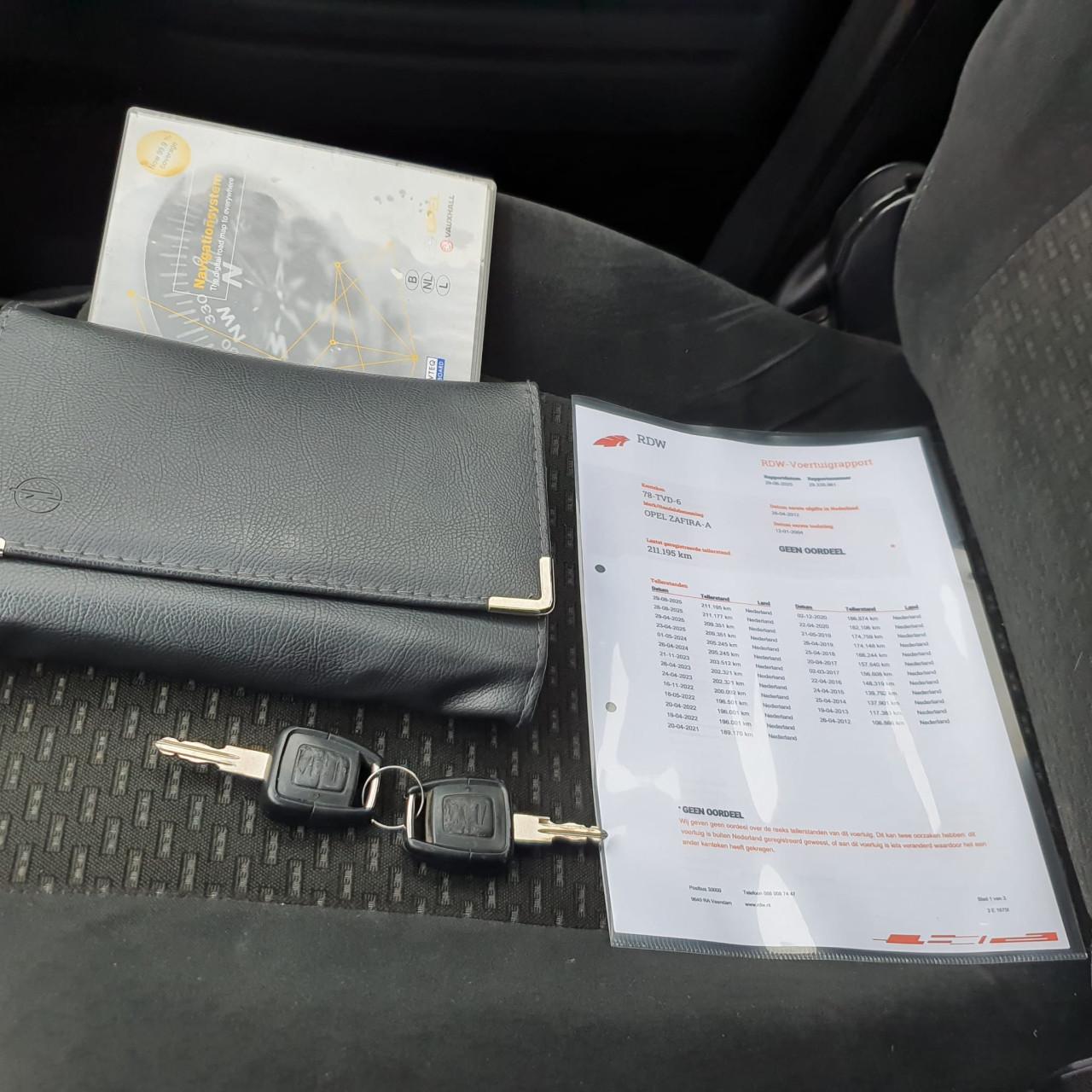 Opel Zafira 2.2 16V Elegance Automaat