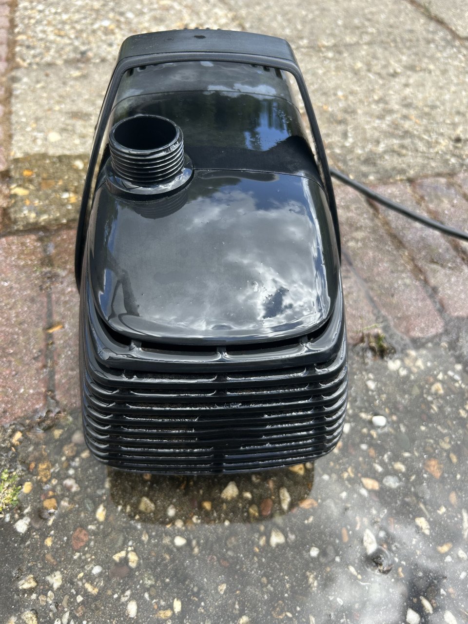 Te koop Messner mpf 8000 Vijverpomp let op snoer 2 meter  nat en droog