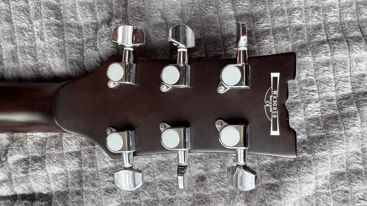 Ibanez AX32