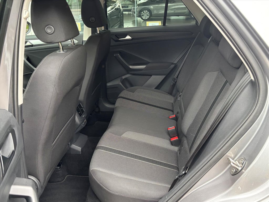Volkswagen T-roc 1.0 tsi 110pk life| carplay| autom inparkeren|led| rijklaa