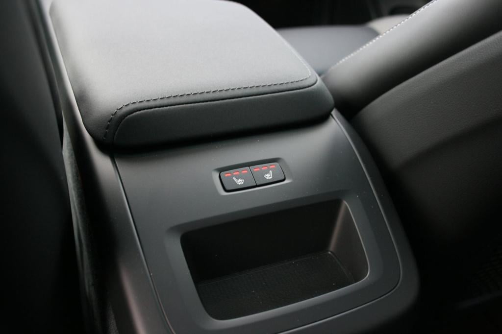 Volvo XC60 2.0 t6 plug-in hybrid awd plus black edition / nieuw / model 202