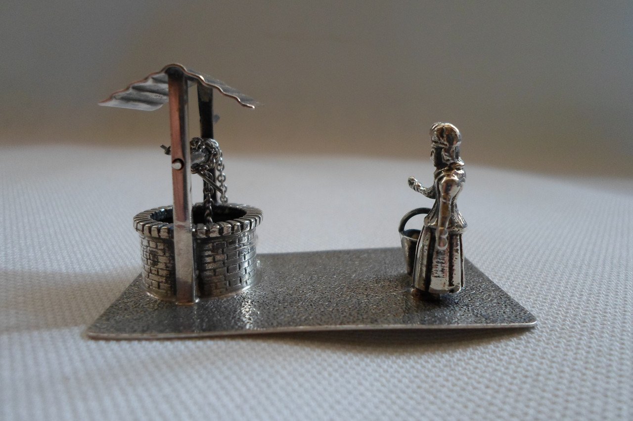 Zilver Miniatuur Vrouw Waterput