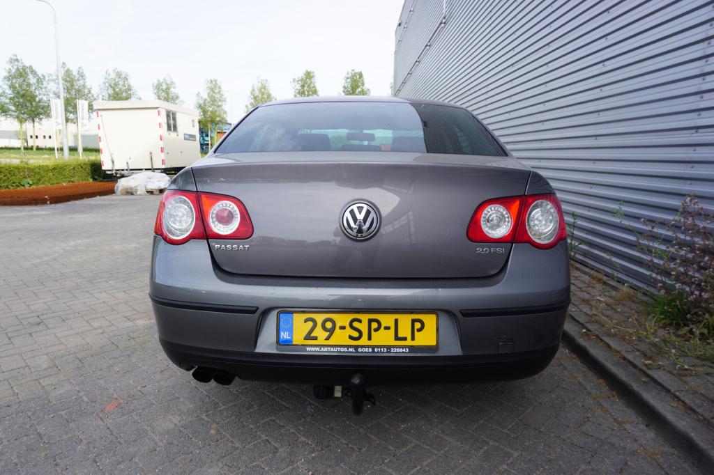 Volkswagen Passat 2.0 fsi trendline airco / cruise / elektr. ramen / trekha