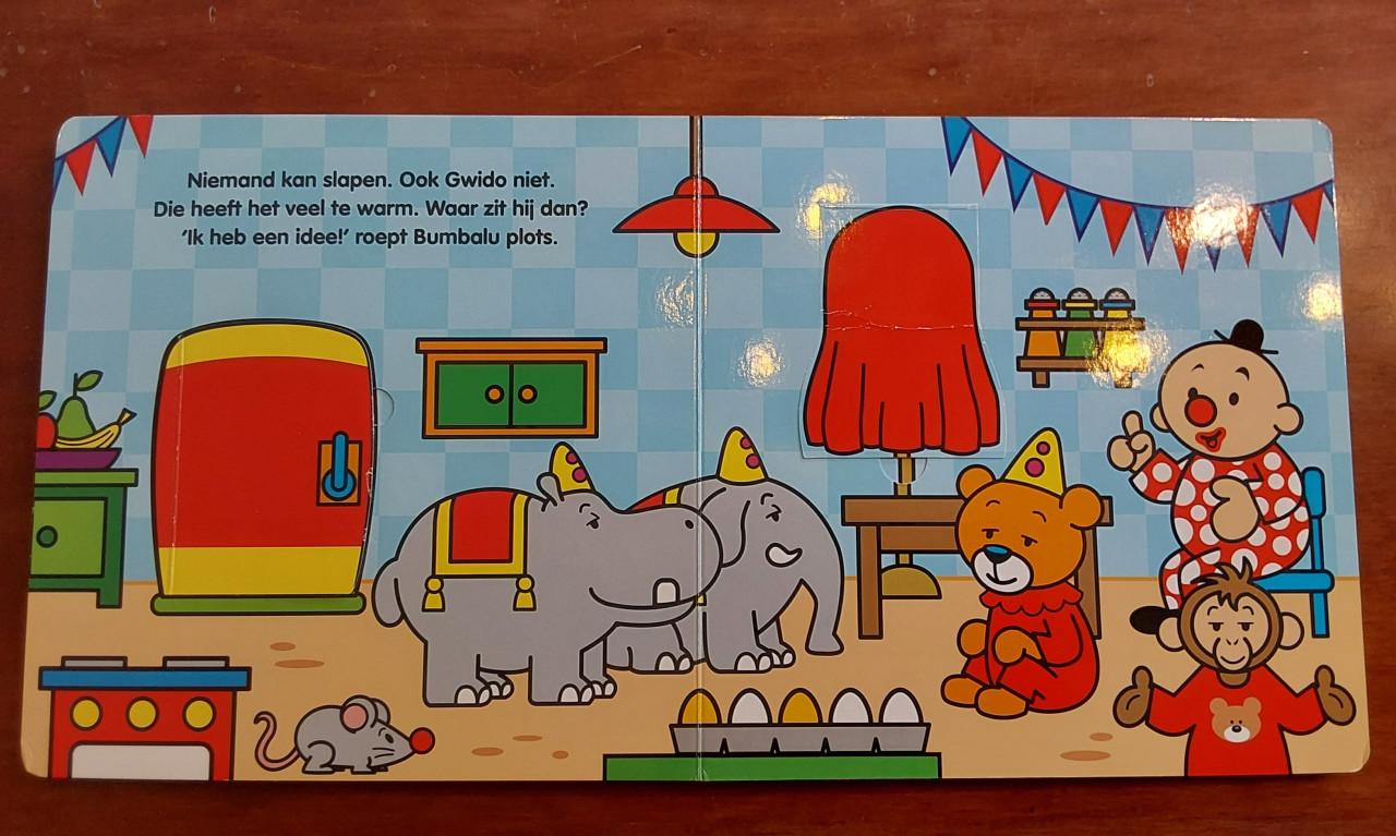 Leesboekje met flapjes. Bumba oogjes dicht van het merk studio100