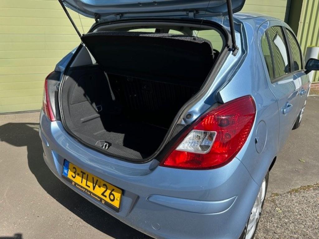 Opel Corsa 1.4 - 16v business +