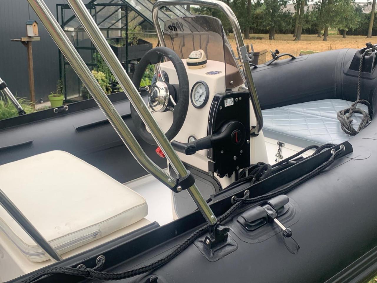 Ribboot 3.30 met15 pk motor