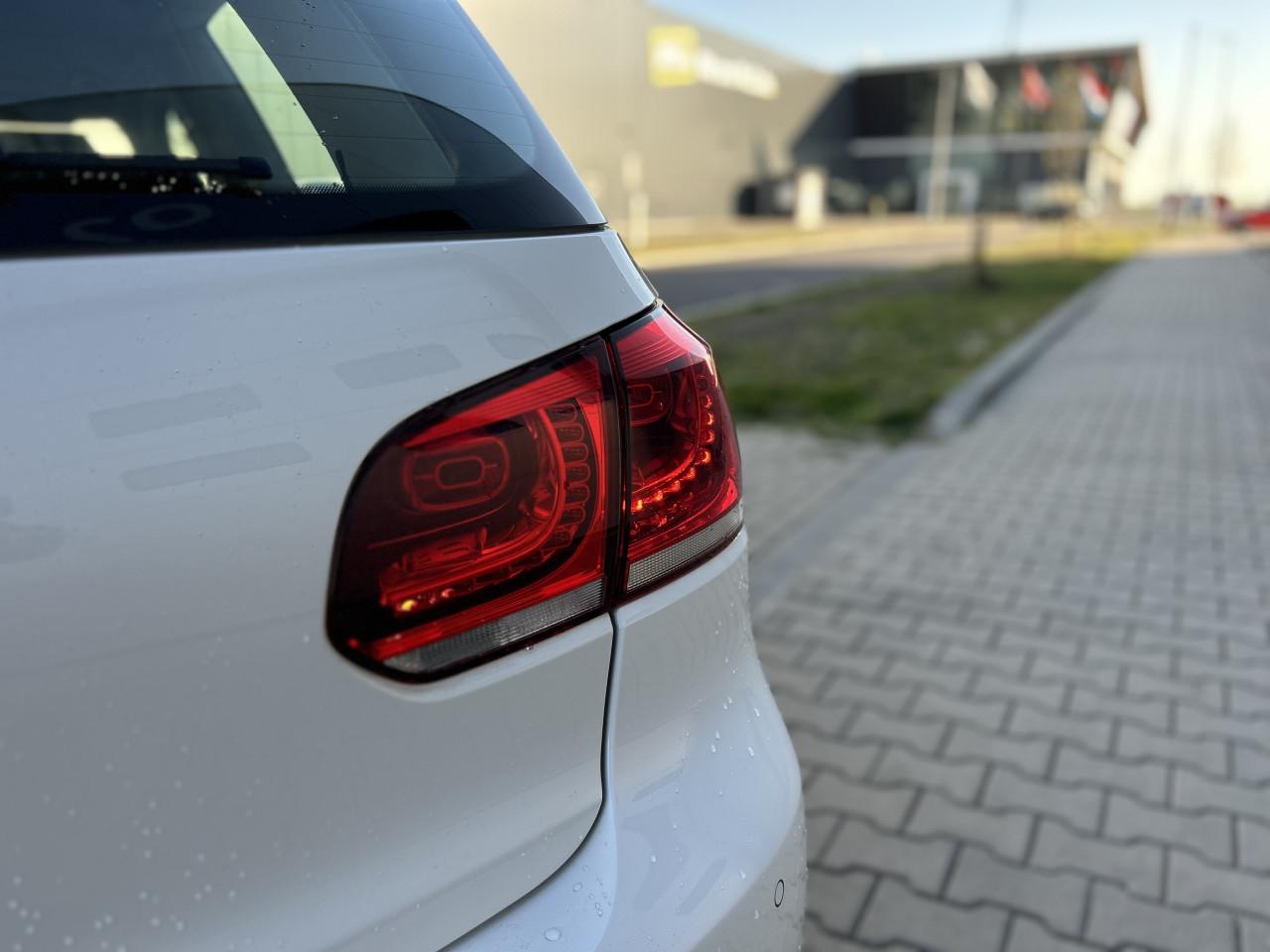 Volkswagen Golf 1.4 TSI Highline/STOELV/APK/AIRCO/PDC/