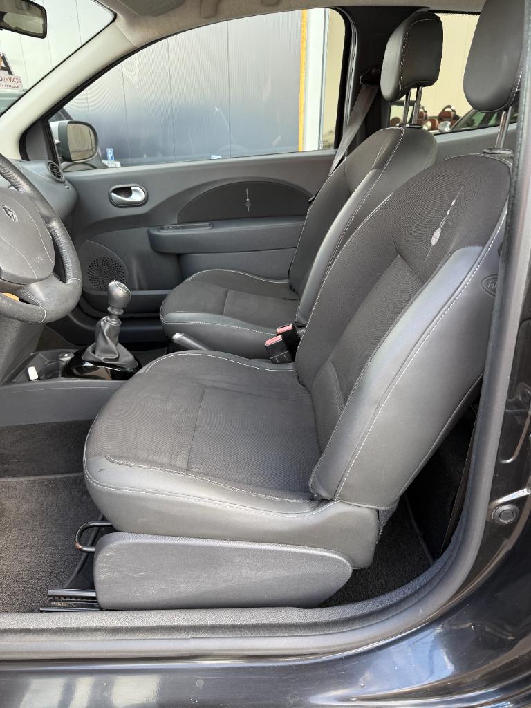 Renault Twingo 1.2-16v night & day - airco - nieuwe distributie