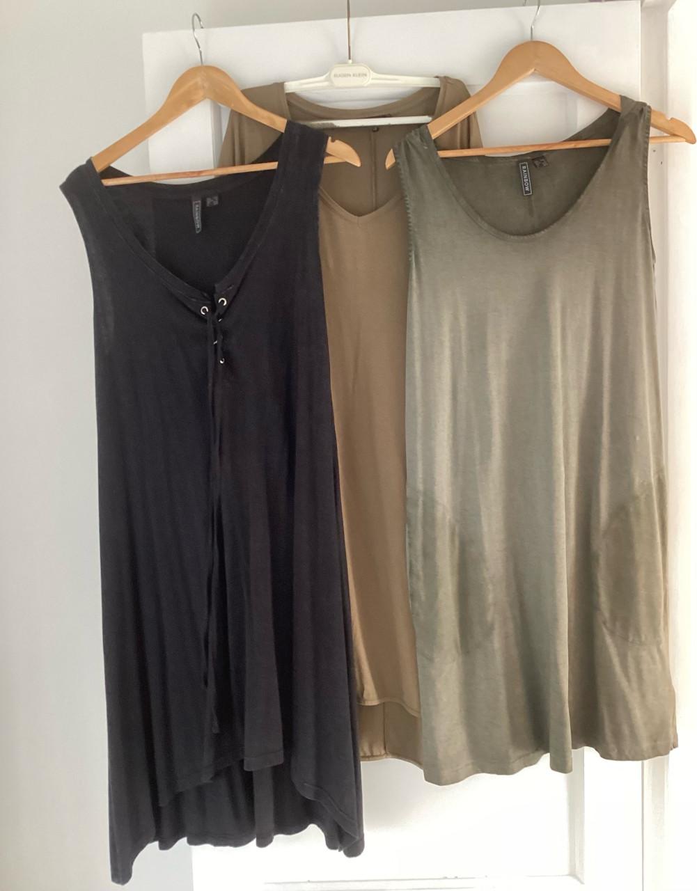 3 zomerjurken 2 nog nieuw maat M/ L/XL M kan ook voor L/XL gedragen worden