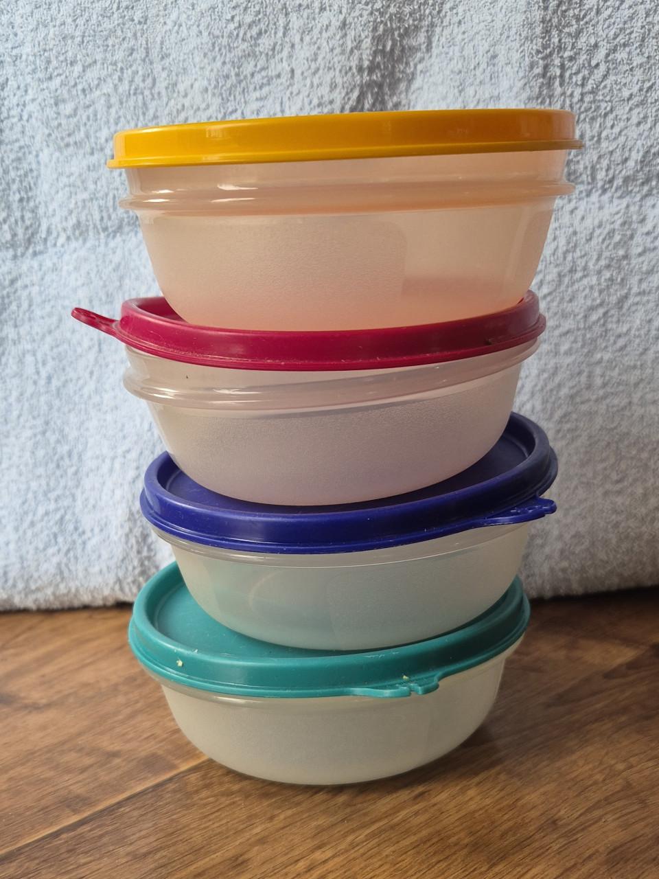 Diverse Tupperware