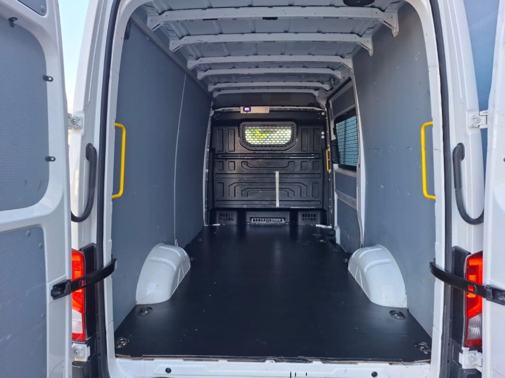 Volkswagen Crafter 35 2.0 tdi l3h3 highline airco / cruise controle / navi 