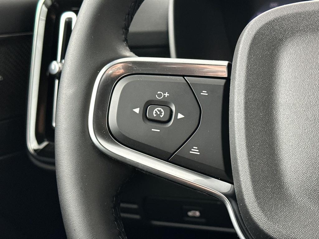 Volvo XC40 b4 204pk plus dark| 360camera| elek.stoelen| h&k sound|