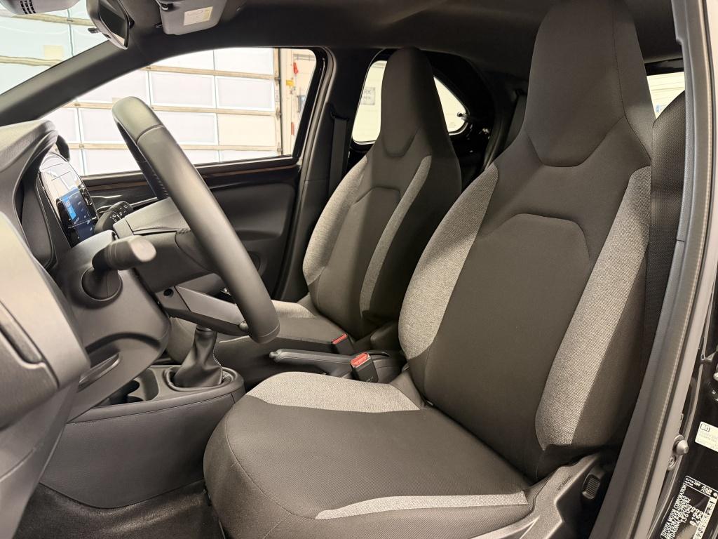 Toyota Aygo x 1.0 vvt-i mt play| camera| airco| adap.cruise