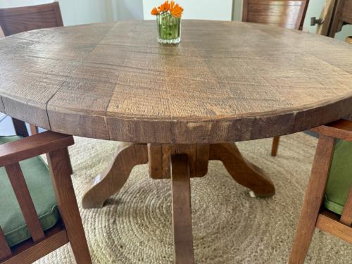 Robuuste kloostertafel 130ø