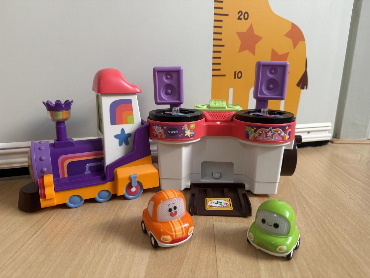 Vtech Cory Carson DJ loco