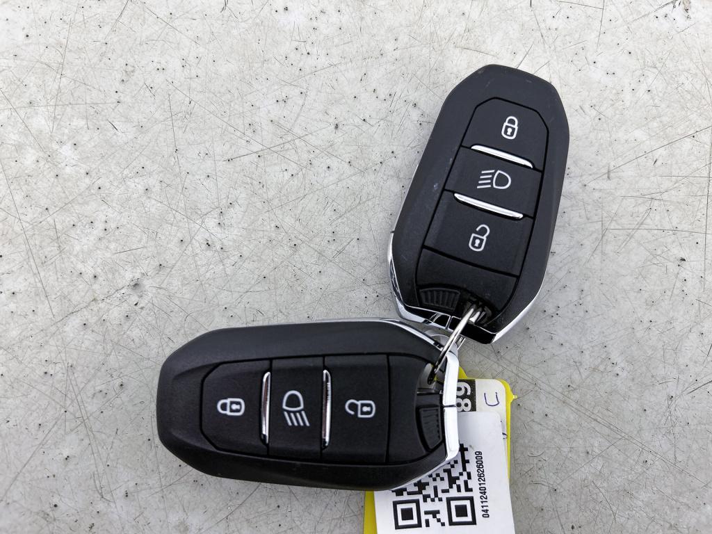 Peugeot 2008 hybrid 145 pk automaat allure rijklaar | adaptive cruise | nav