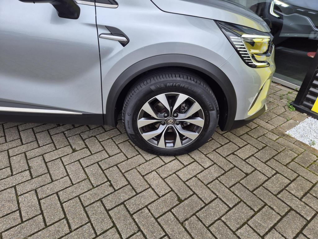 Renault Captur 1.3 tce 130 edc automaat intens verkocht