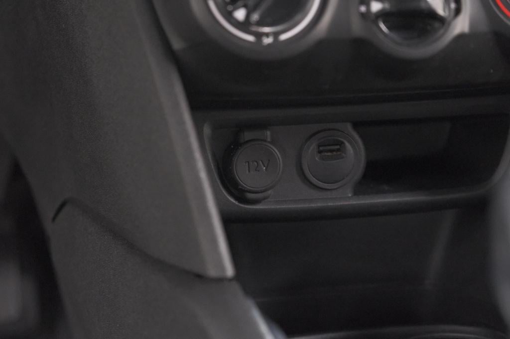Peugeot 208 puretech 82 signature | parkeersensoren | apple carplay | navig