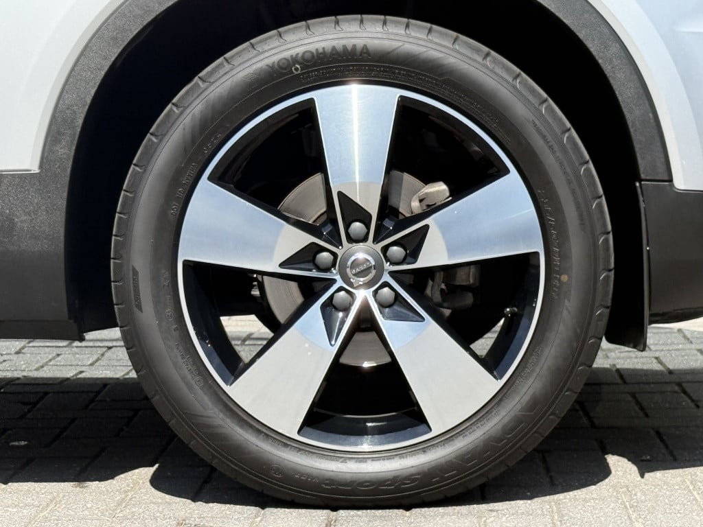 Volvo XC40 t3 160pk momentum | camera| trekhaak| h&k sound| stoelverw| carp