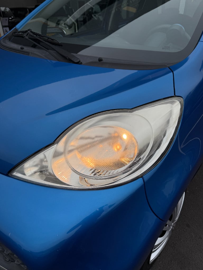 Peugeot 107 1.0 - urban move - airco - 5drs