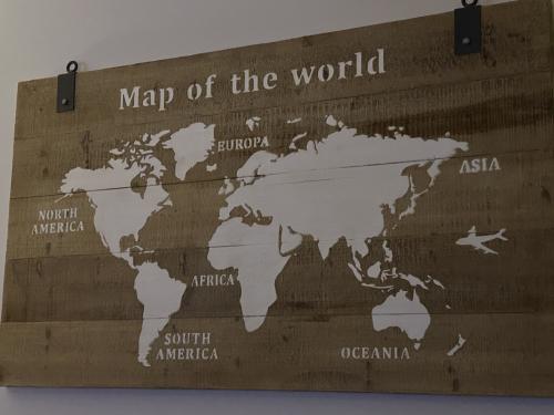 Wand paneel wereldkaart