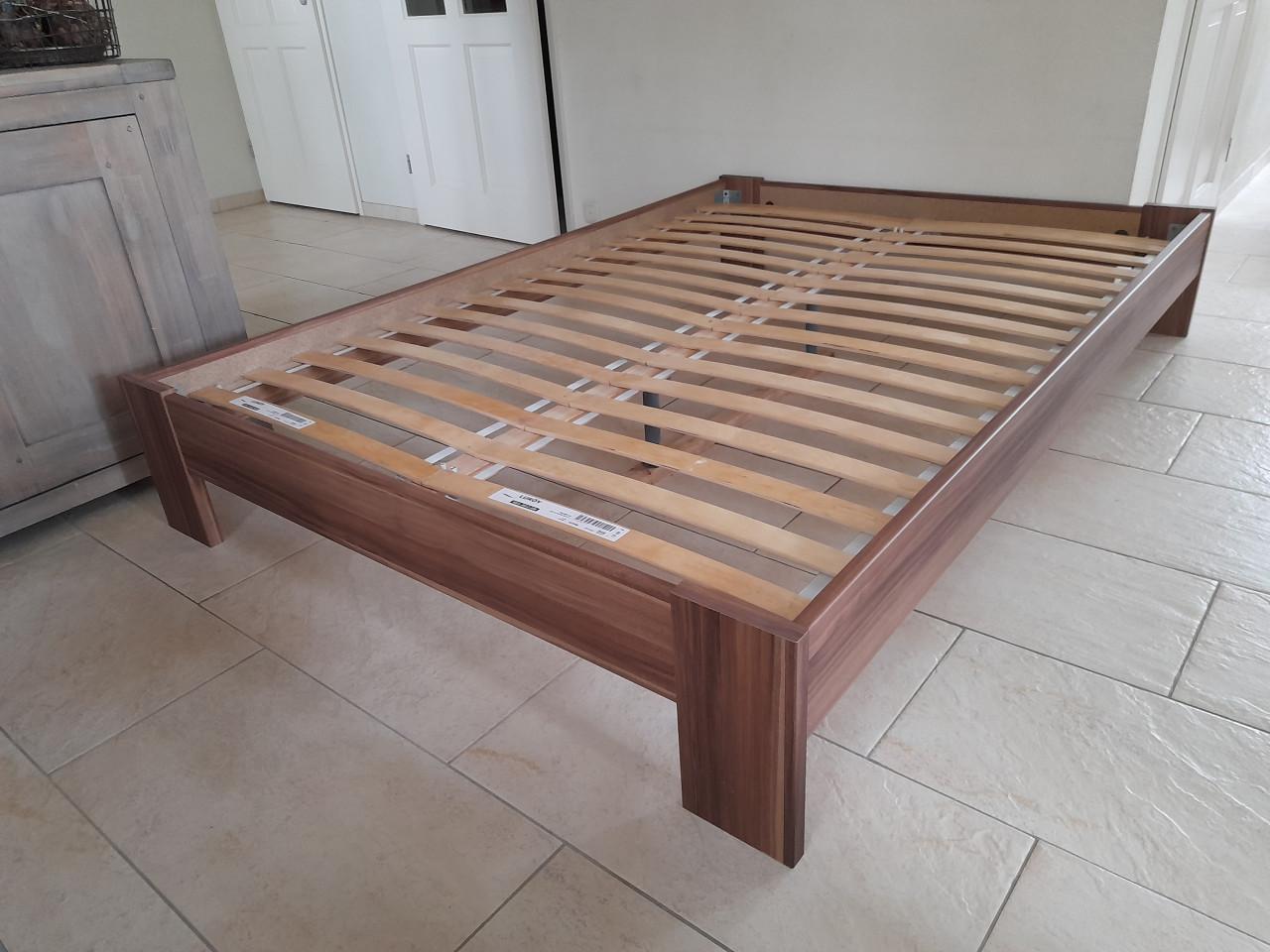 140 x 200 Bed (in goede staat )