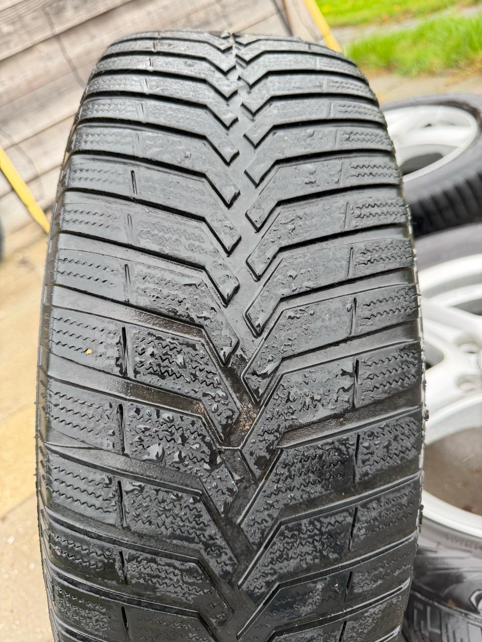 Anzio velgen205/60 R16 met Vredestein Snowtrac 3winterbanden