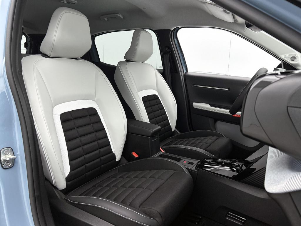 Citroen C3 Aircross hybrid 145pk automaat max 7 persoons | 7 zitplaatsen | 