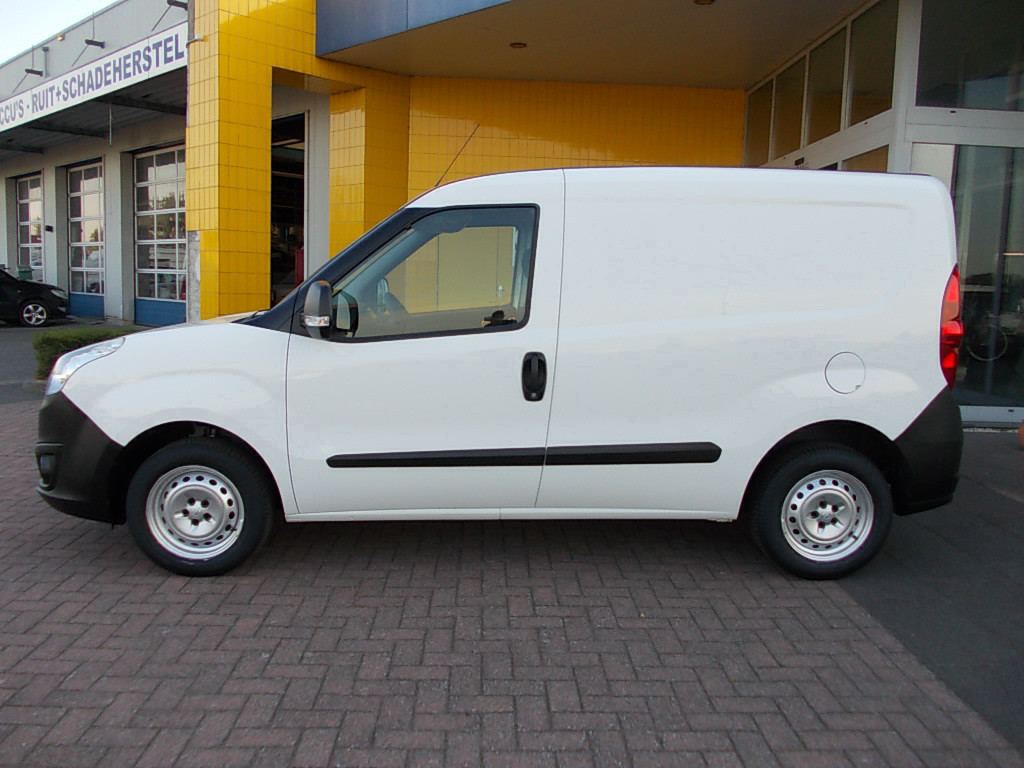 Opel Combo 1.3 cdti airco, cruise control, pdc, trekhaak