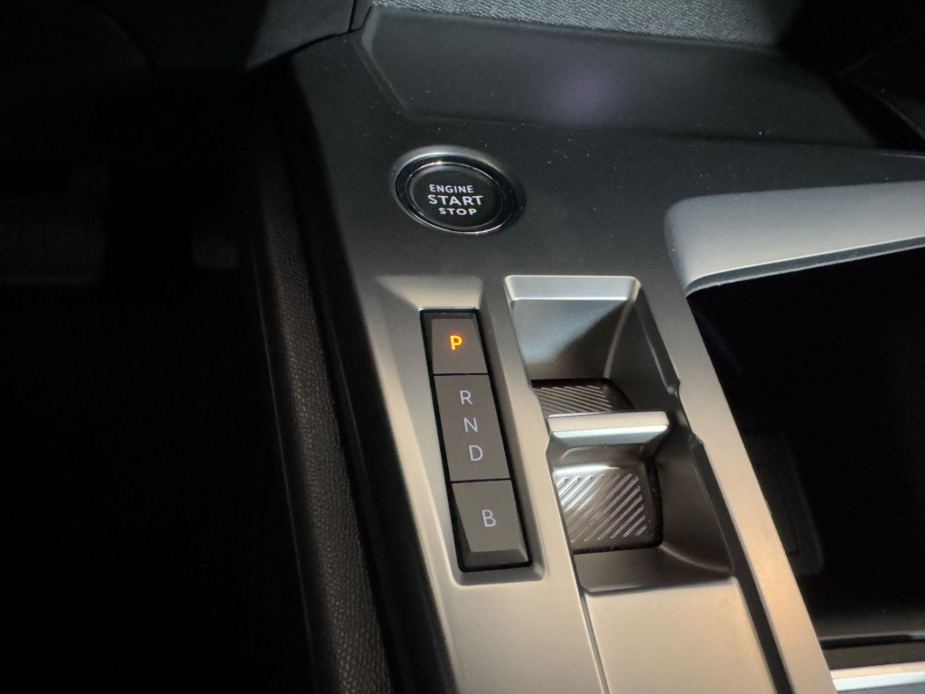 Peugeot 308 1.6 plug-in hybrid 180 active pack business