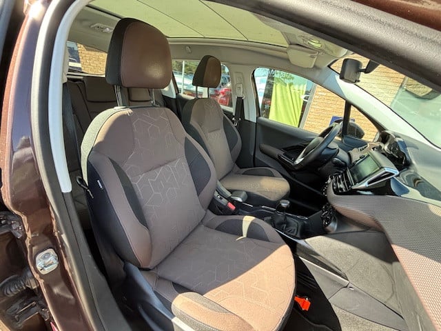 Peugeot 2008 1.2 vti 82pk active pack premium