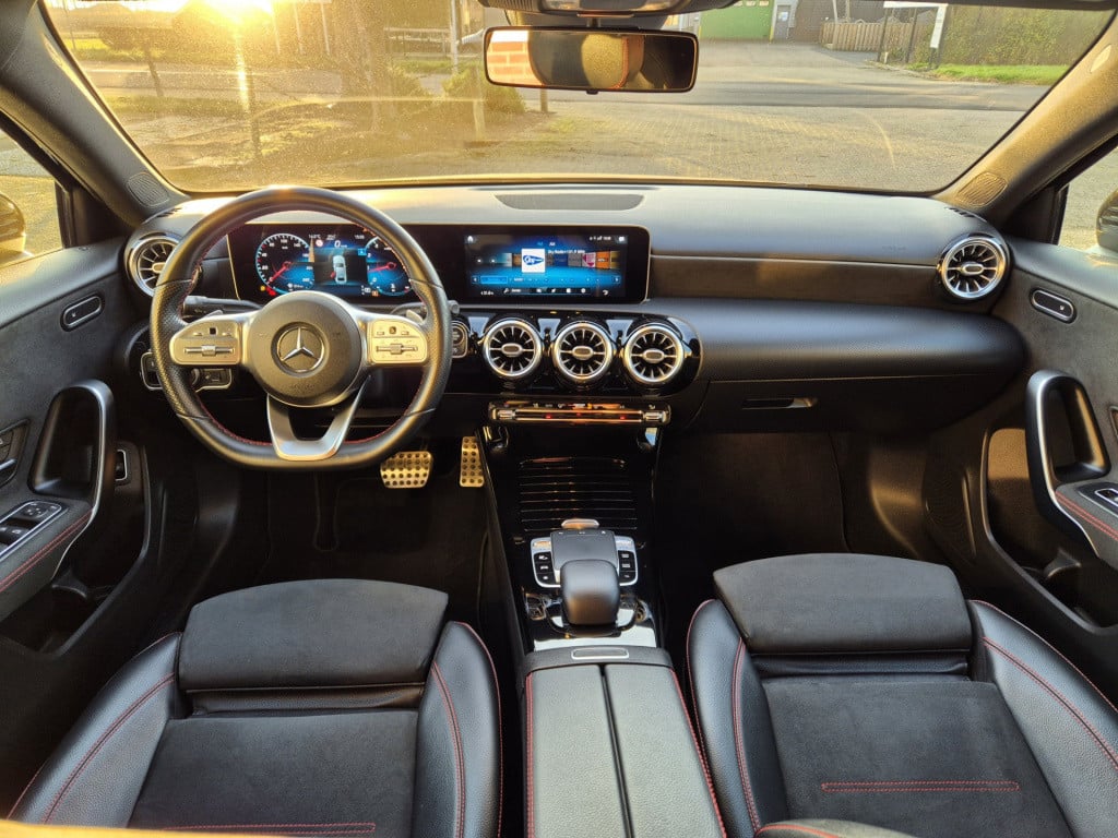 Mercedes-Benz A-Klasse 200 business solution amg