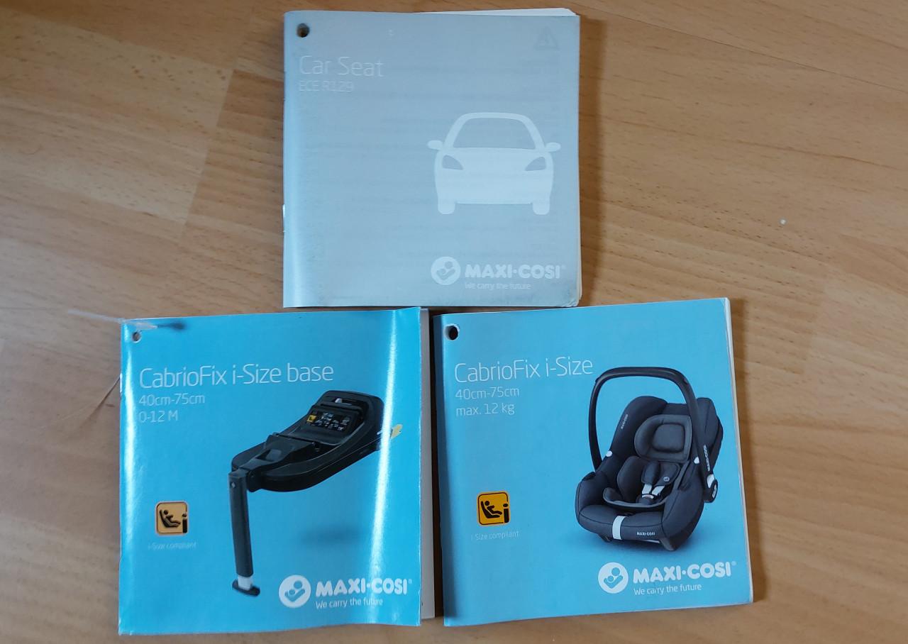 Maxi-Cosi CabrioFix i-Size Car Seat + Isofix Base