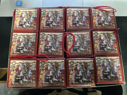 Set vintage kubusvormige kerstboomversieringen. 12st. 5x5x5x cm