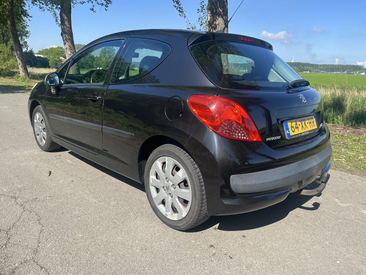 Peugeot 207 uit 2007 benzine 1.6 NIEUWE APK!