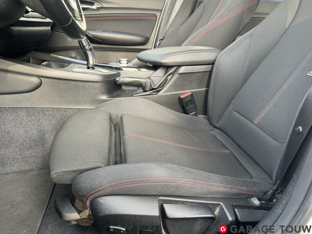 BMW 1 Serie 118i business+ sport xenon, afn. trekh. nl. auto