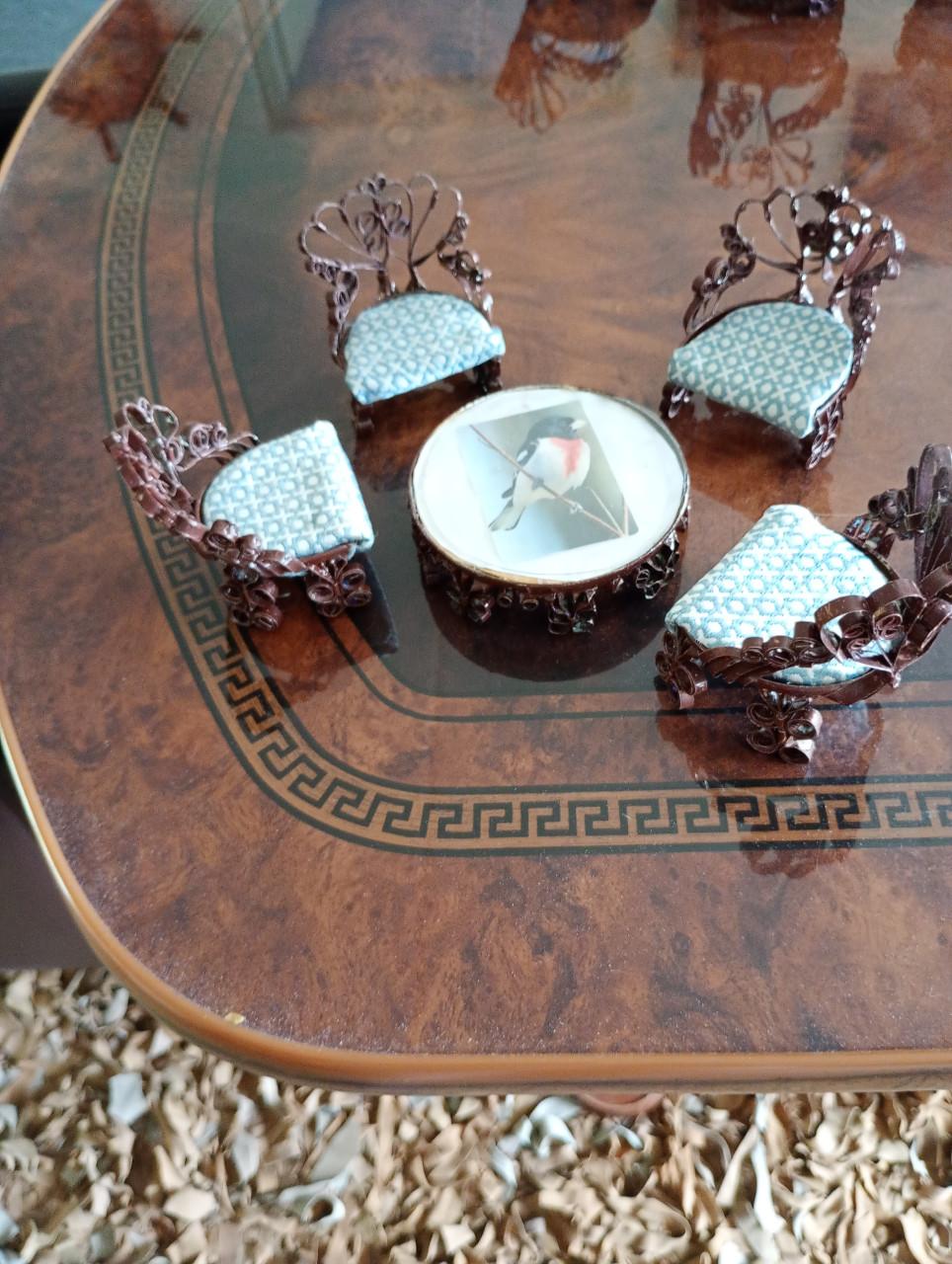 Poppenhuis meubeltjes