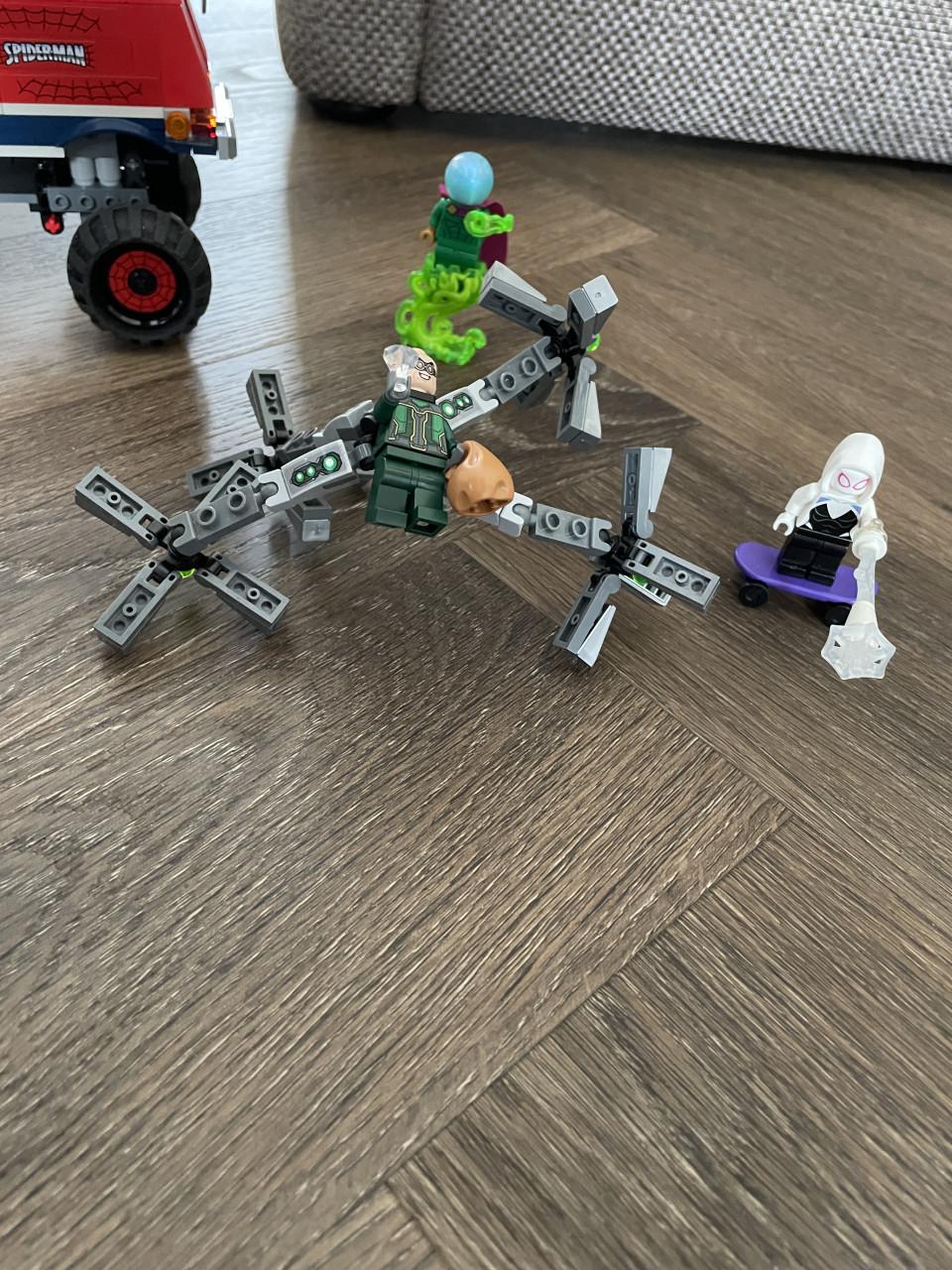 Lego Marvel: Spider-man's monstertruck vs. mysterio 76174