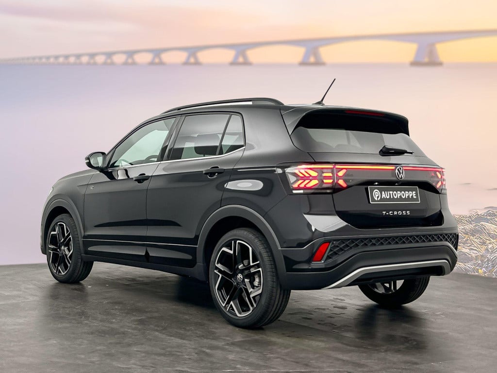 Volkswagen T-cross r-line-edition 1.5 110 kw / 150 pk tsi suv 7 versn
