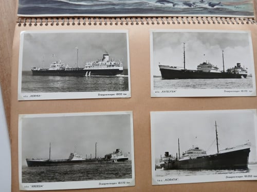 Plakboek met oude scheepfoto's