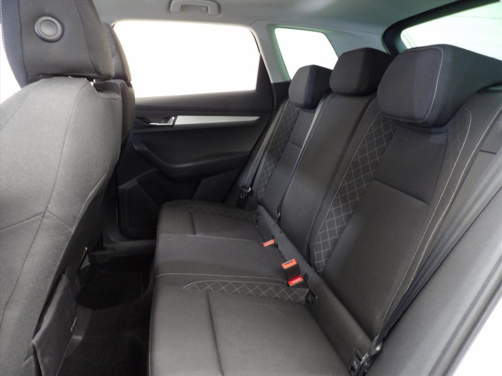 Skoda Karoq 1.0 tsi 115pk dsg-7 ambition business