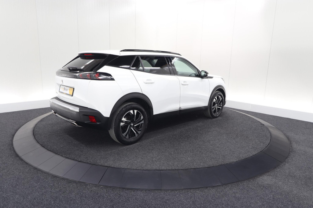 Peugeot 2008 puretech 130 eat8 allure | parkeersensoren | navigatie | apple