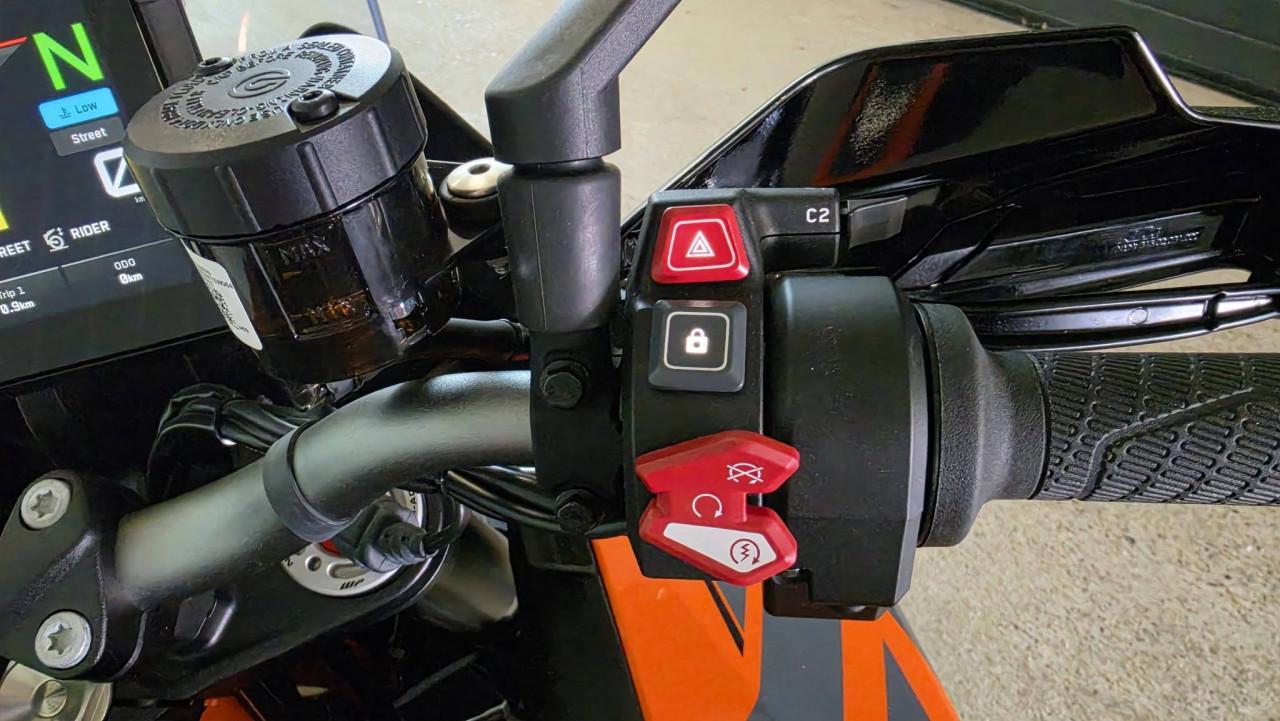KTM 1290 Super Duke GT 2024 – NIEUW – €18.990