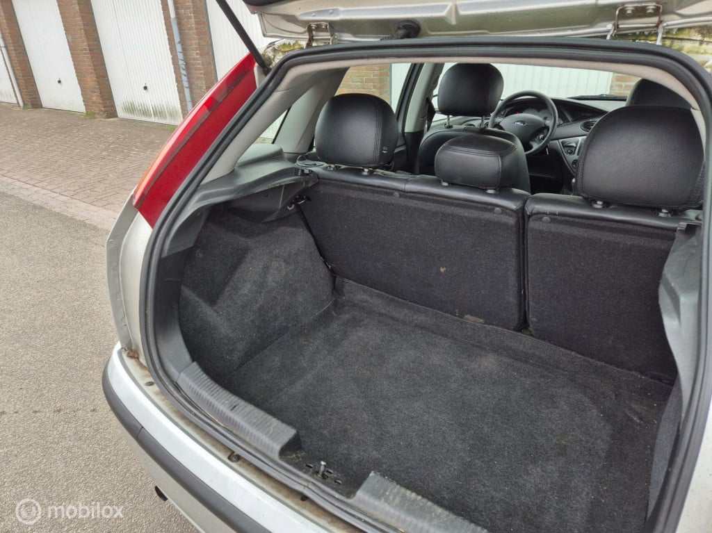 Ford Focus 1.6-16v / airco / dealeronderhouden / origineel nl