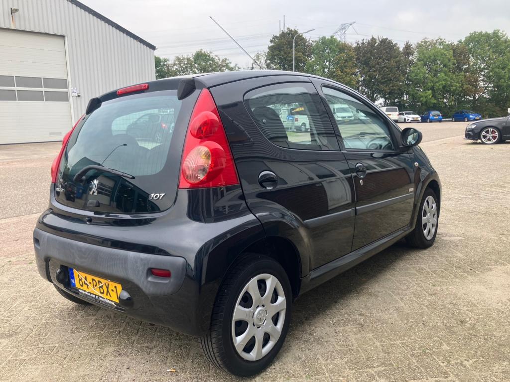 Peugeot 107 1.0-12v millesim 200 airco
