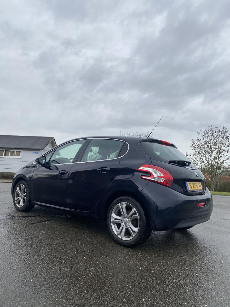 Peugeot 208 1.2