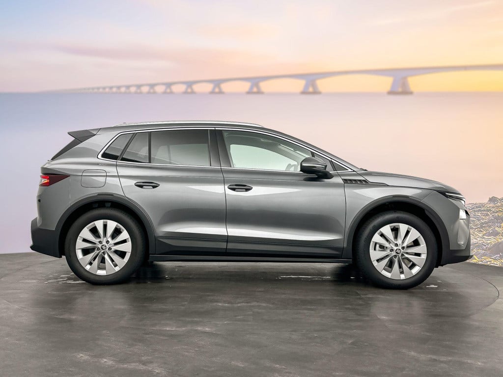 Skoda Elroq business edition tour elektromotor 210 kw / 286 pk