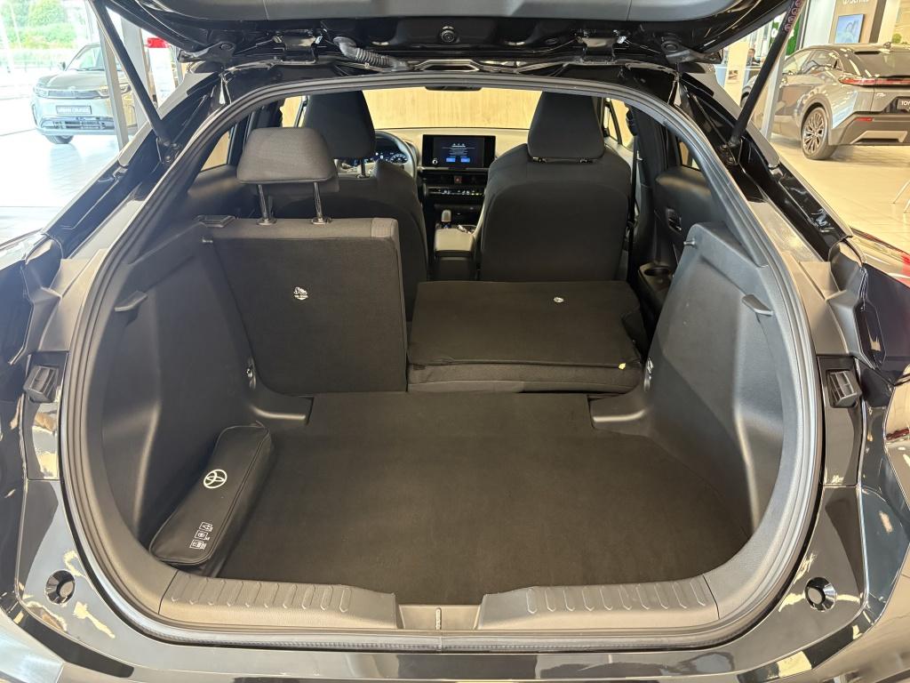 Toyota C-hr 1.8 hybrid 140 dyn