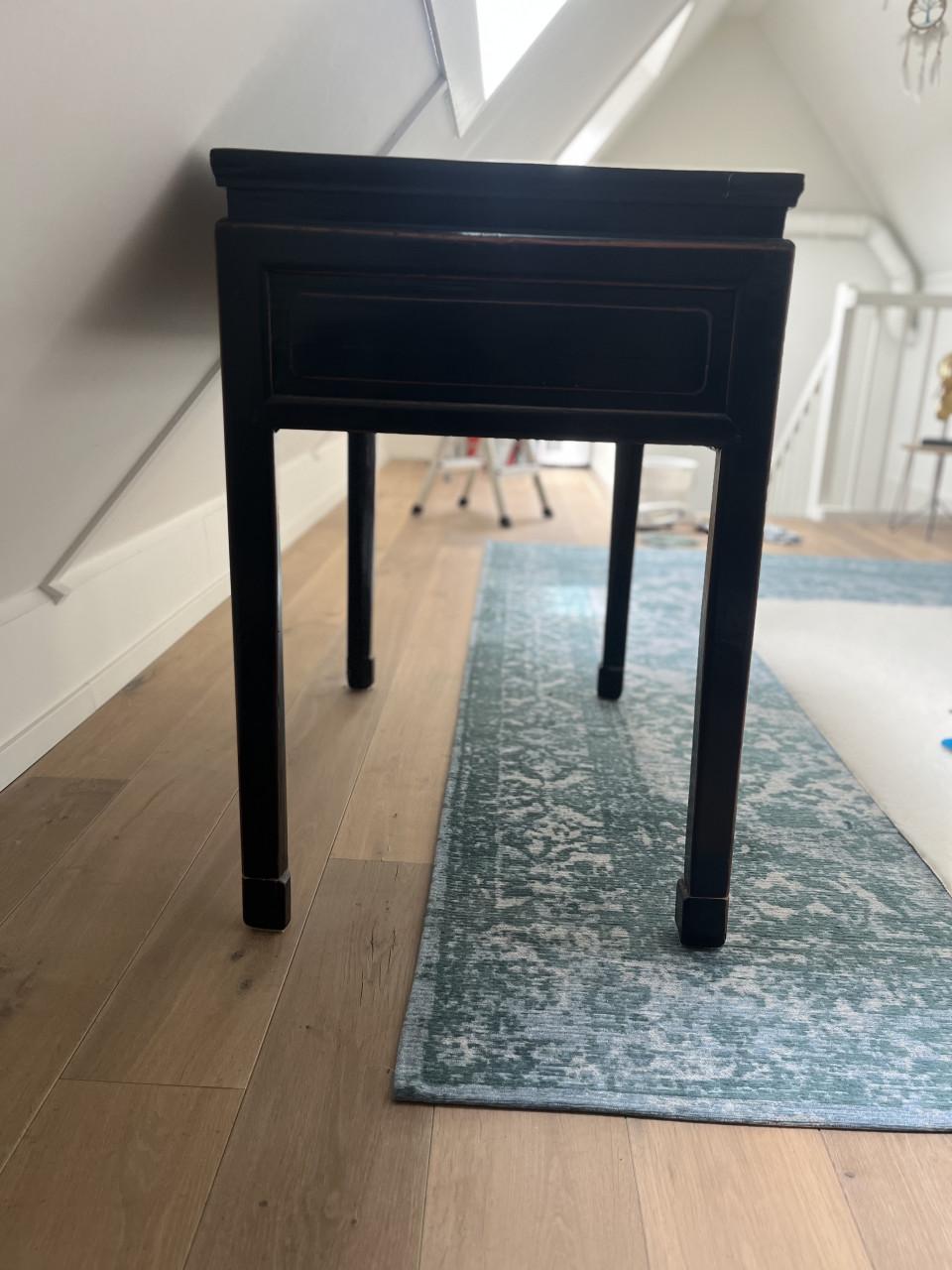 Sidetable in rustieke stijl