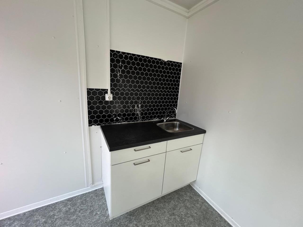 Kantoorunit 6x3 meter | Jong gebruikt | Met keukenblok |Direct beschikbaar!